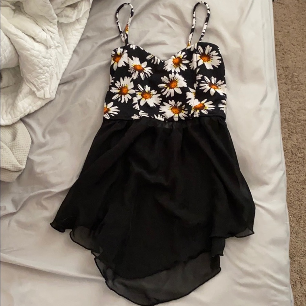 Flowy daisy top